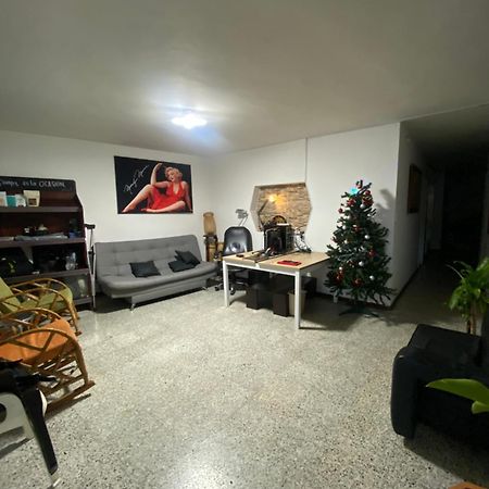 Hostel Kumho Alojamiento メデジン エクステリア 写真