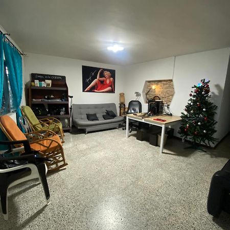 Hostel Kumho Alojamiento メデジン エクステリア 写真