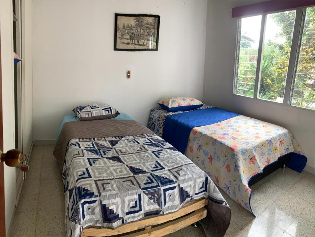 Hostel Kumho Alojamiento メデジン エクステリア 写真