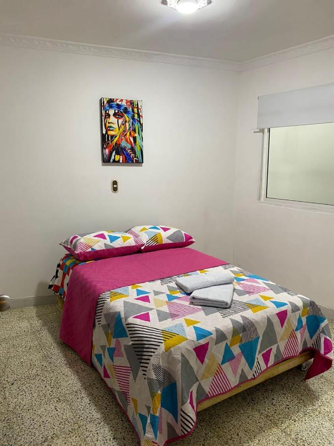 Hostel Kumho Alojamiento メデジン エクステリア 写真