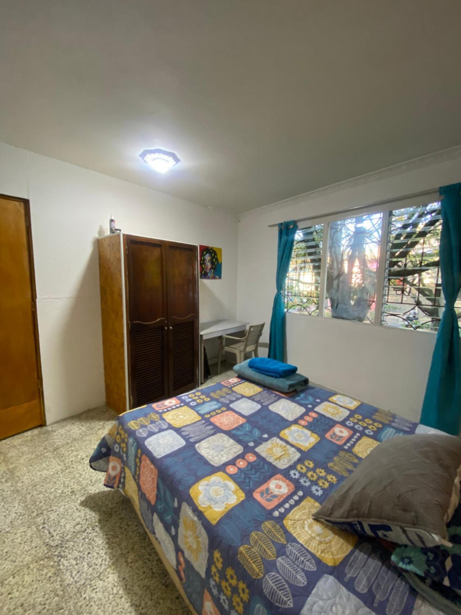 Hostel Kumho Alojamiento メデジン エクステリア 写真